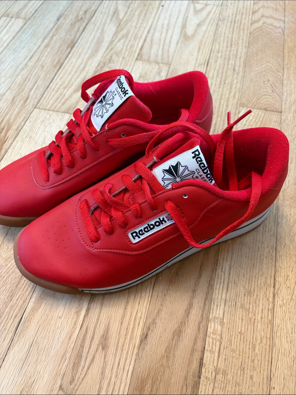 Reebok women’s red princess sneaker sz 9